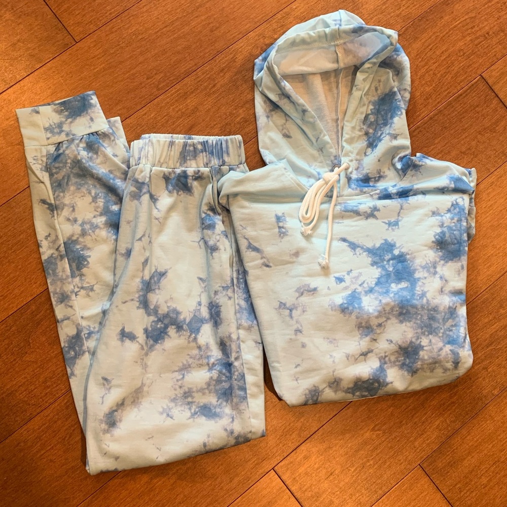 Never worn Tie-dye sweat set